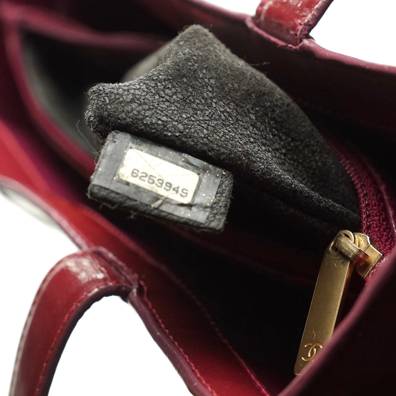 Pre-loved authentic Chanel Logo Design Shoulder Bag sale at jebwa