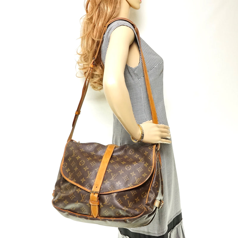 Louis Vuitton Saumur 35 Messenger