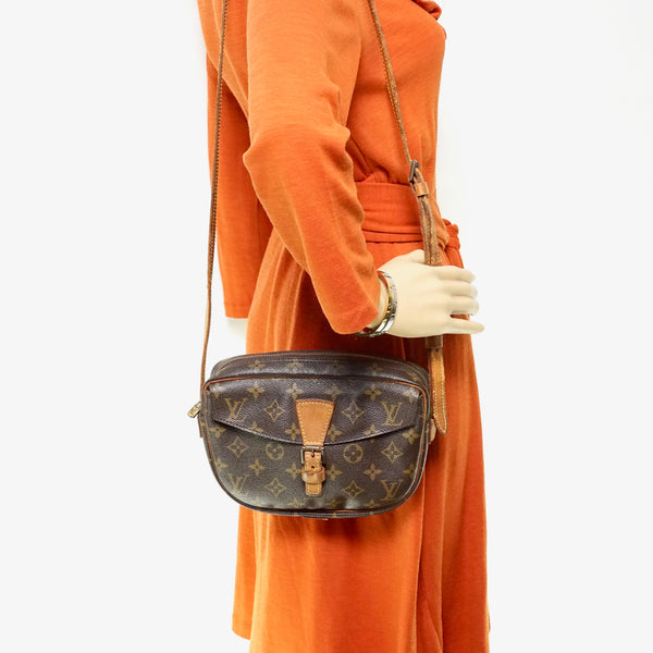 Pre-loved authentic Louis Vuitton Jeunefille Pm sale at jebwa.