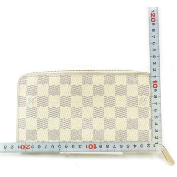 Louis Vuitton Zippy Wallet Cream