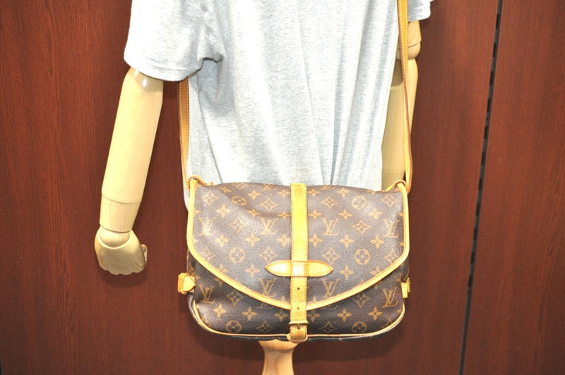 Louis Vuitton Saumur 30 Crossbody