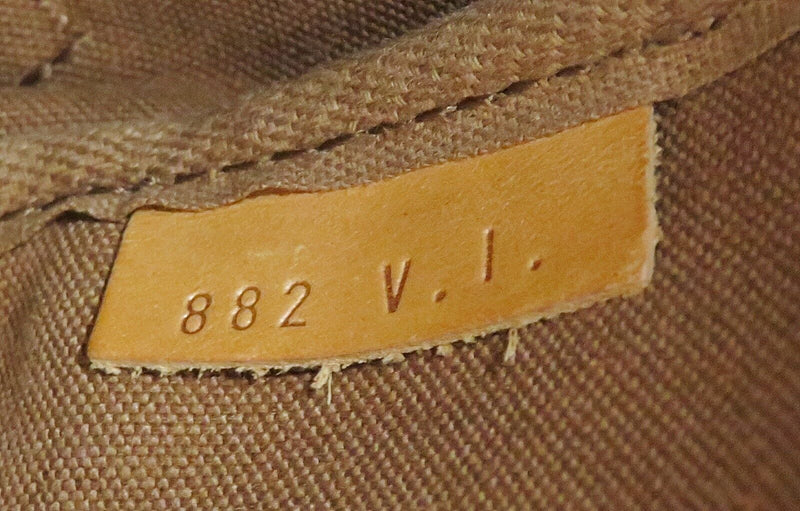 Louis Vuitton Saumur 43 Crossbody