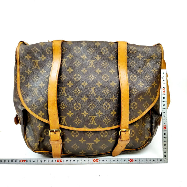 Louis Vuitton Saumur 43 Crossbody