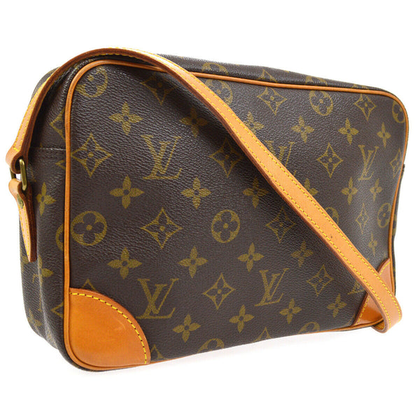 Pre-loved authentic Louis Vuitton Trocadero 27 Cross sale at jebwa