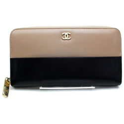 Pre-loved authentic Chanel Zippy Wallet Beige Leather sale at jebwa