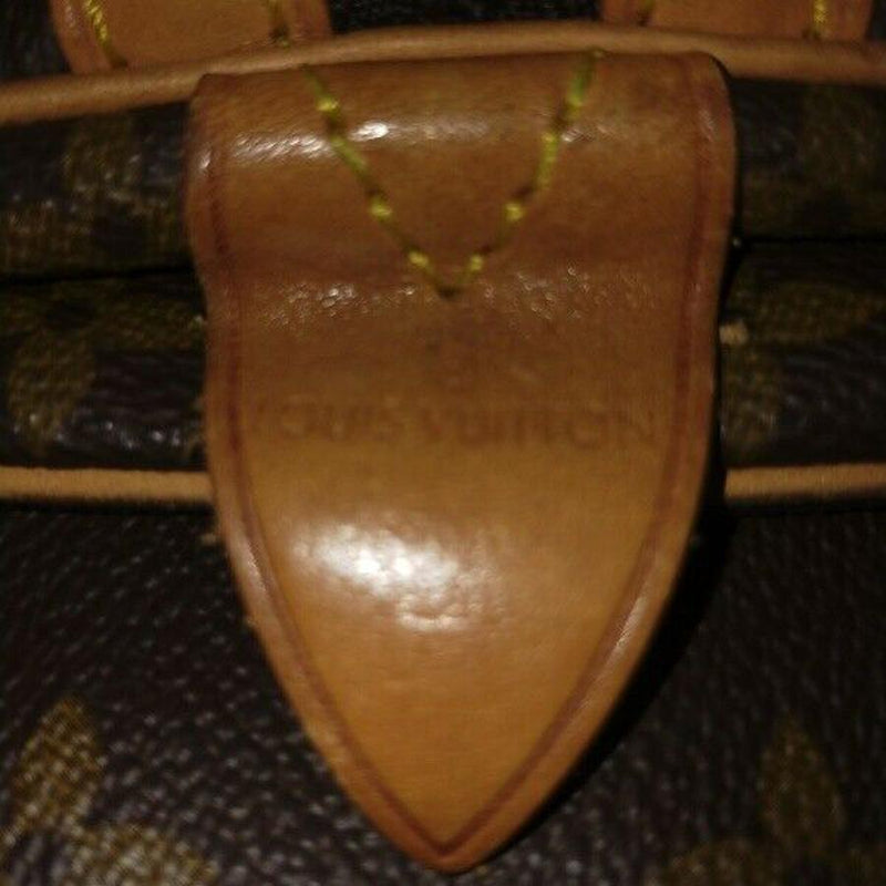 Pre-loved authentic Louis Vuitton Sac Souple 55 Travel sale at jebwa