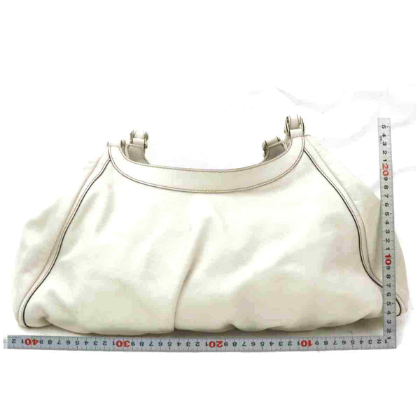 Pre-loved authentic Gucci Shoulder Bag White Leather sale at jebwa