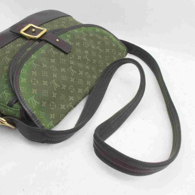 Pre-loved authentic Louis Vuitton Berangere Crossbody sale at jebwa