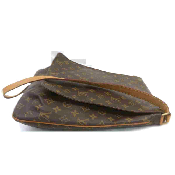 Pre-loved authentic Louis Vuitton Musette Crossbody Bag sale at jebwa