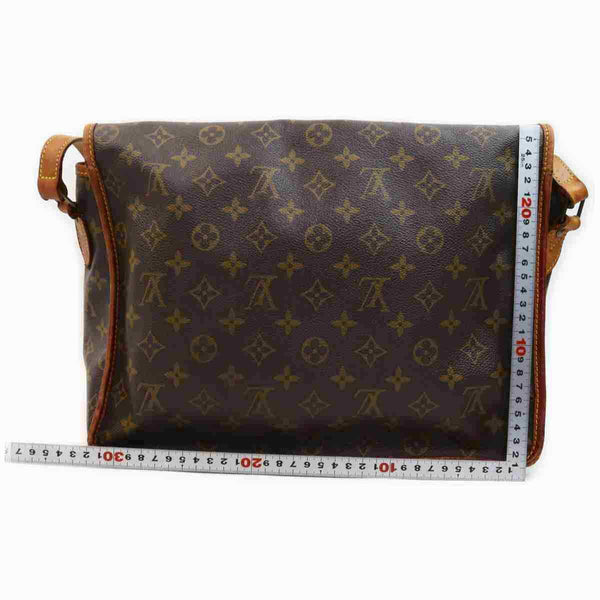 Pre-loved authentic Louis Vuitton Sac Bazas Crossbody sale at jebwa