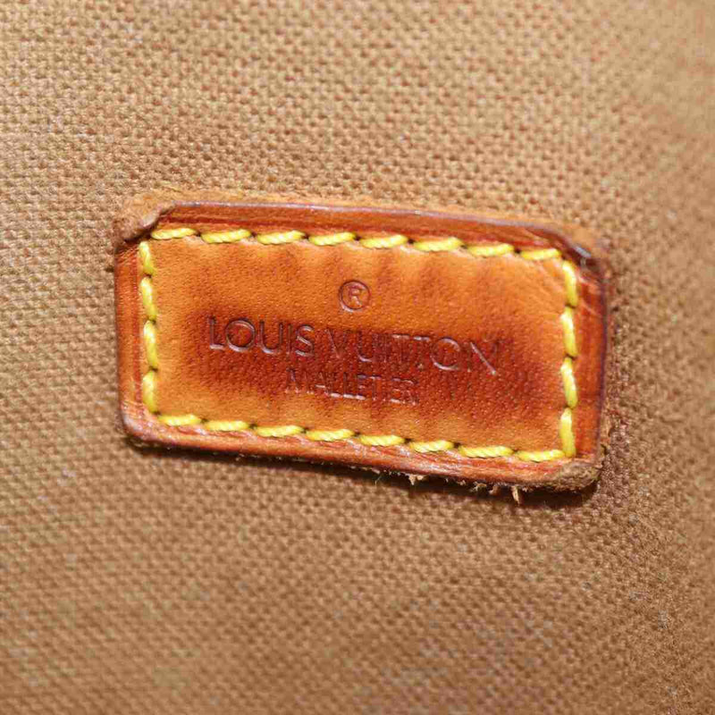 Pre-loved authentic Louis Vuitton Sac Bazas Crossbody sale at jebwa