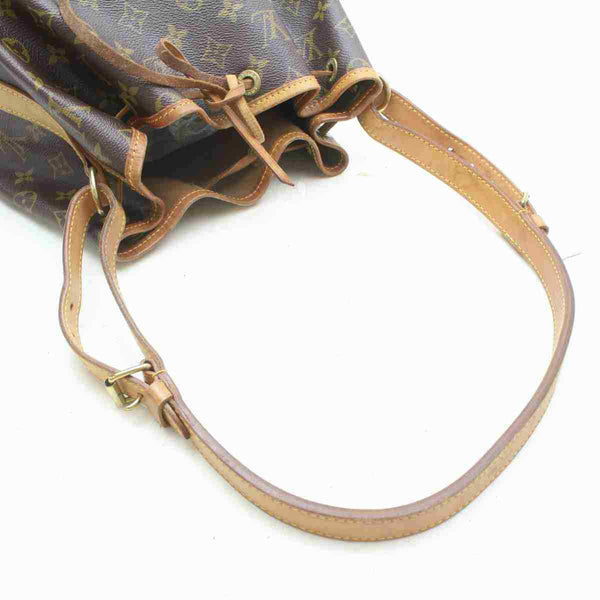 Pre-loved authentic Louis Vuitton Noe Shoudler Bag sale at jebwa