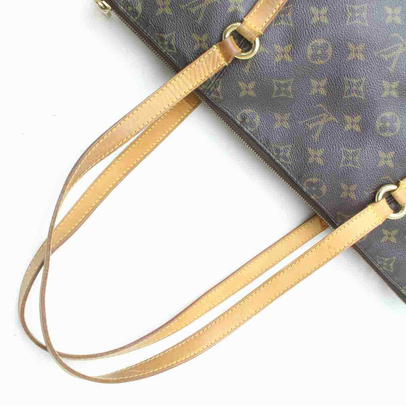 Pre-loved authentic Louis Vuitton Totally Mm Shoulder sale at jebwa