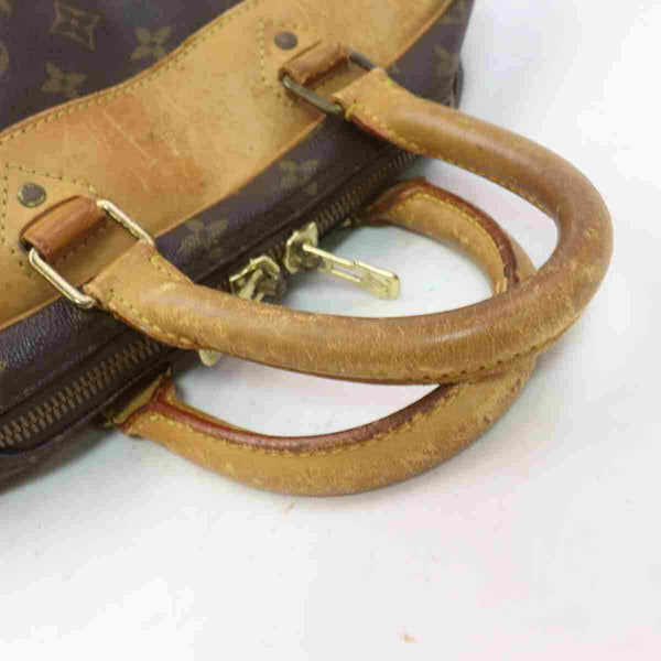 Pre-loved authentic Louis Vuitton Evasion Travel Bag sale at jebwa