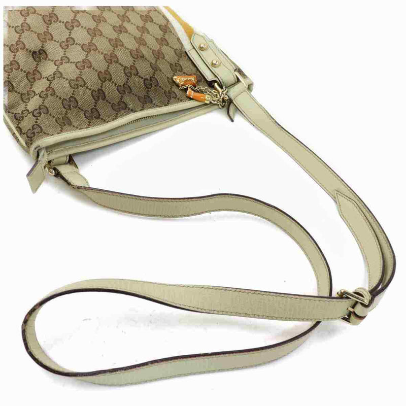 Pre-loved authentic Gucci Crossbody Bag White Canvas sale at jebwa