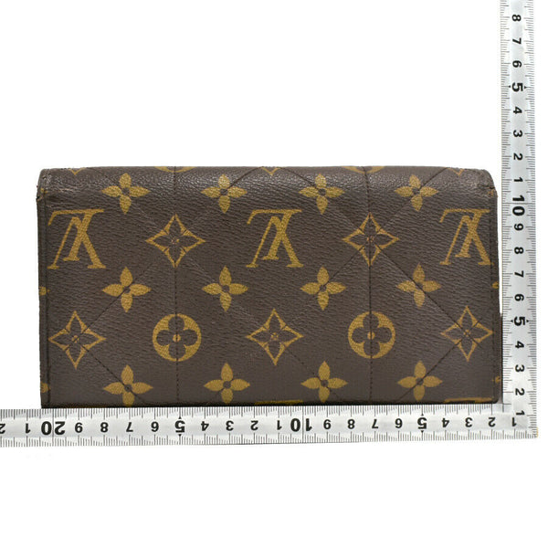 Pre-loved authentic Louis Vuitton Portefeuille Sarah sale at jebwa.