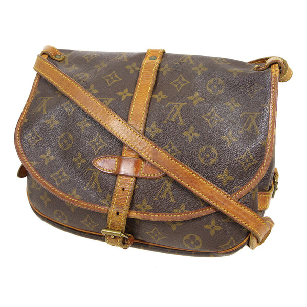 Pre-loved authentic Louis Vuitton Saumur 30 Messenger sale at jebwa.
