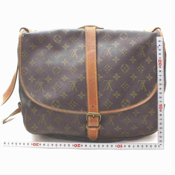 Pre-loved authentic Louis Vuitton Saumur 35 Messenger sale at jebwa.