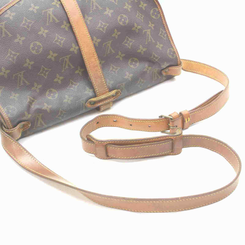 Pre-loved authentic Louis Vuitton Saumur 35 Messenger sale at jebwa.