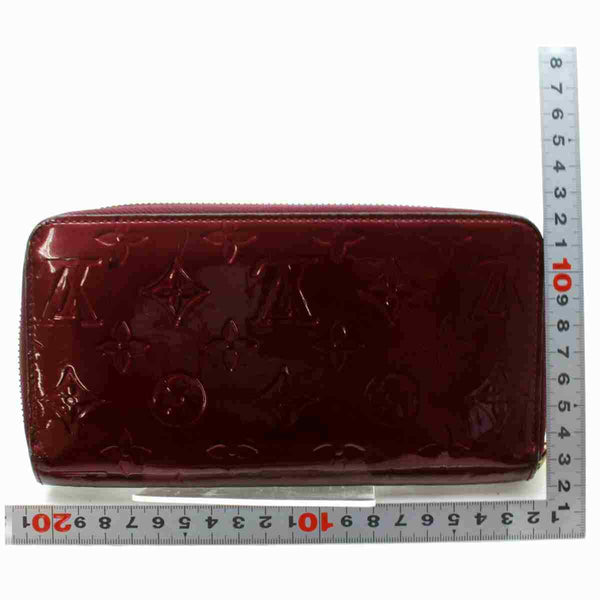 Pre-loved authentic Louis Vuitton Zippy Wallet Vernis sale at jebwa.