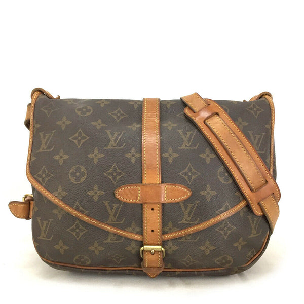 Pre-loved authentic Louis Vuitton Saumur 30 Messenger sale at jebwa.