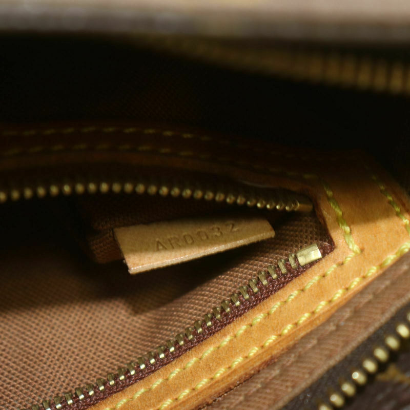 Louis Vuitton ♥️ DISCONTINUED Authentic LV TROTTEUR Crossbody/Shoulder Bag  monogram - $840 - From Uta