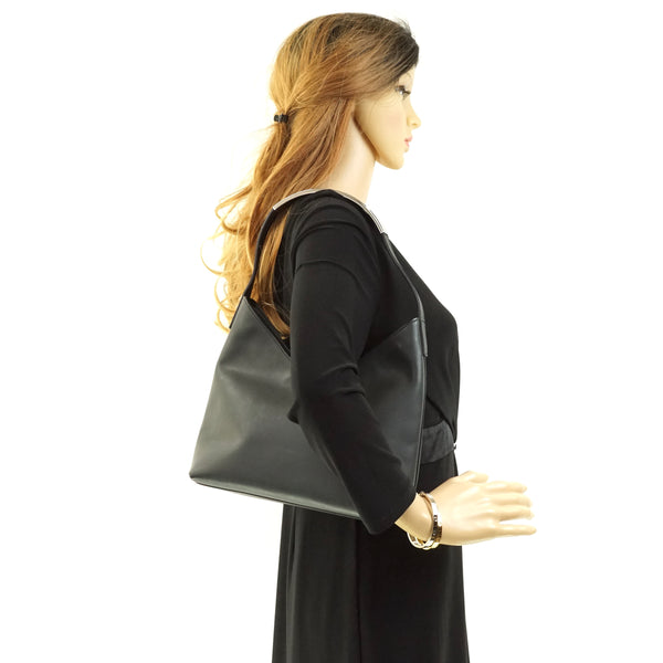 Pre-loved authentic Gucci Hand Bag Black Pu Leather sale at jebwa.