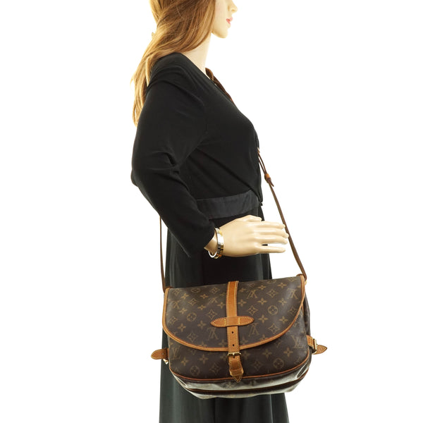 Louis Vuitton Saumur 30 Messenger