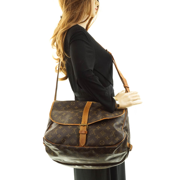 Louis Vuitton Saumur 35 Messenger