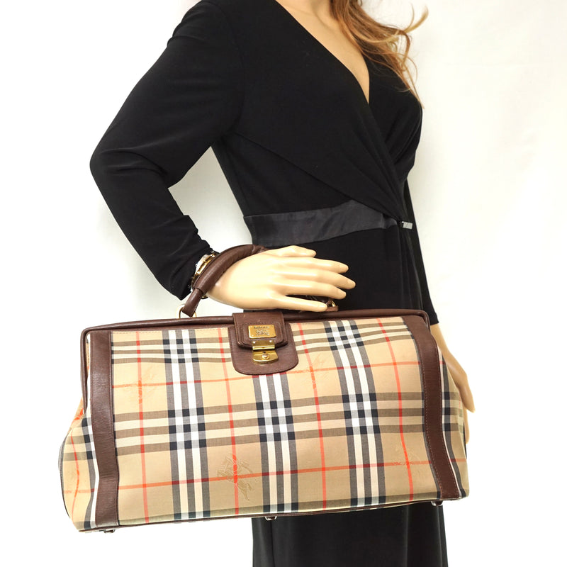 Pre-loved authentic Burberry Nova Check Business Bag sale at jebwa