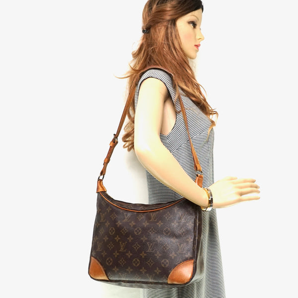 Louis Vuitton Boulogne 30 Shoulder Bag