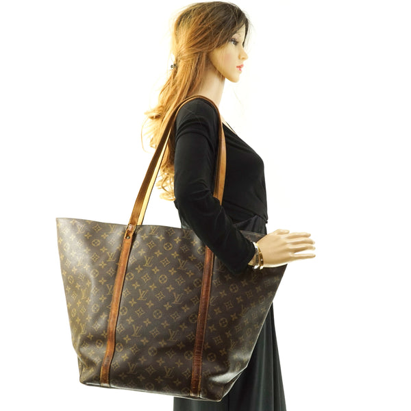 Pre-loved authentic Louis Vuitton Sac Shopping Tote Bag sale at jebwa.