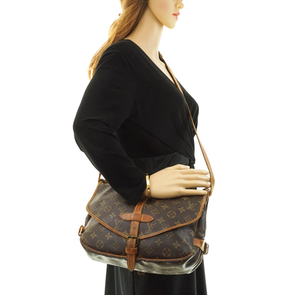 Louis Vuitton Saumur 30 Crossbody