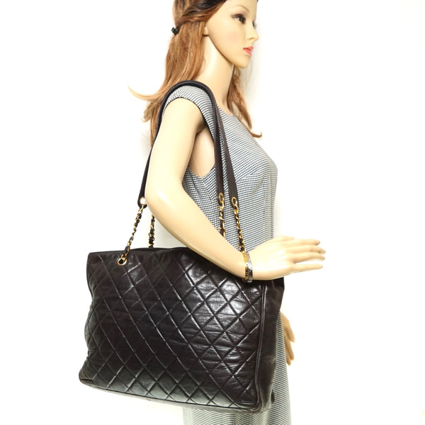 Pre-loved authentic Chanel Matelasse Chain Strap sale at jebwa