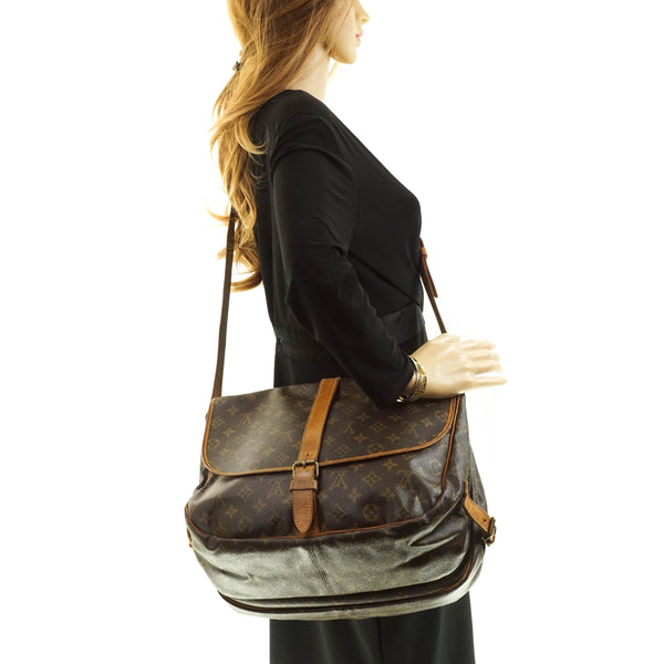 Louis Vuitton Saumur 35 Messenger