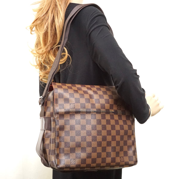 Pre-loved authentic Louis Vuitton Naviglio Messenger sale at jebwa.