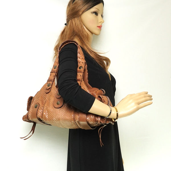 Pre-loved authentic Chloe Leather Shoulder Bag sale at jebwa