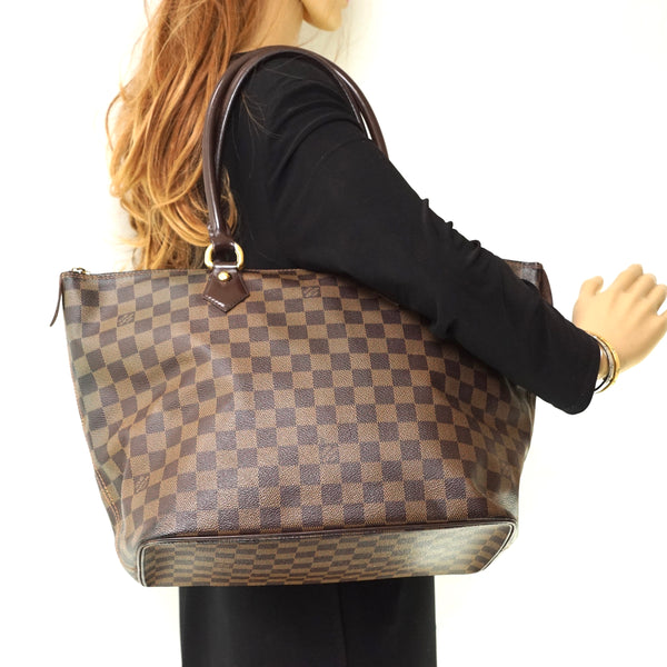 Pre-loved authentic Louis Vuitton Saleya Mm Shoulder sale at jebwa