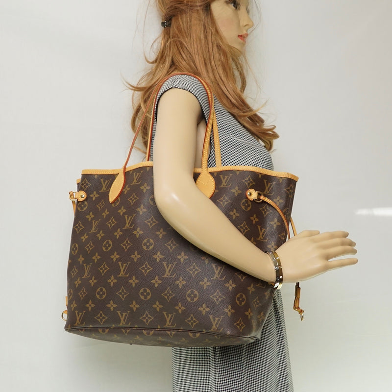 Pre-loved authentic Louis Vuitton Neverfull Mm Tote Bag sale at jebwa