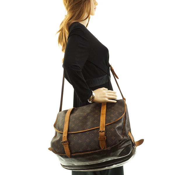 Louis Vuitton Saumur 43 Crossbody
