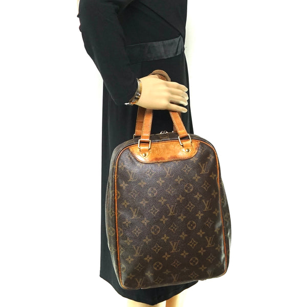 Pre-loved authentic Louis Vuitton Excursion Handbag sale at jebwa.