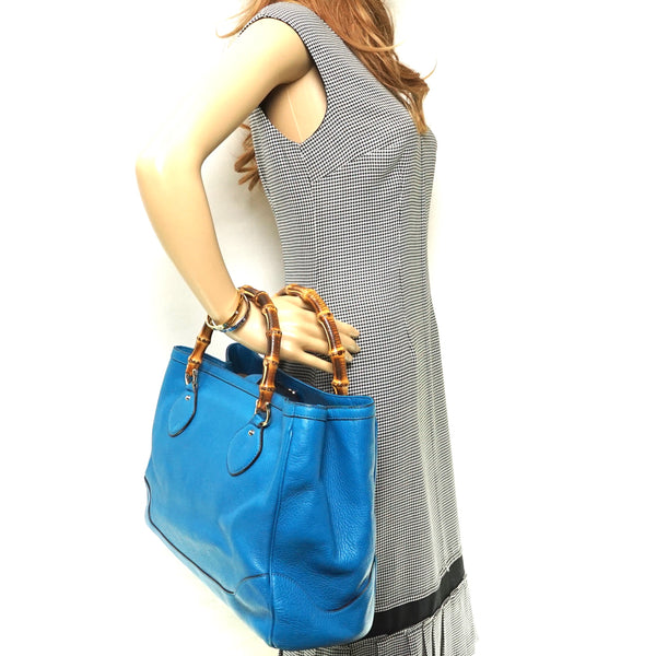 Pre-loved authentic Gucci Hand Bag Blue Leather sale at jebwa