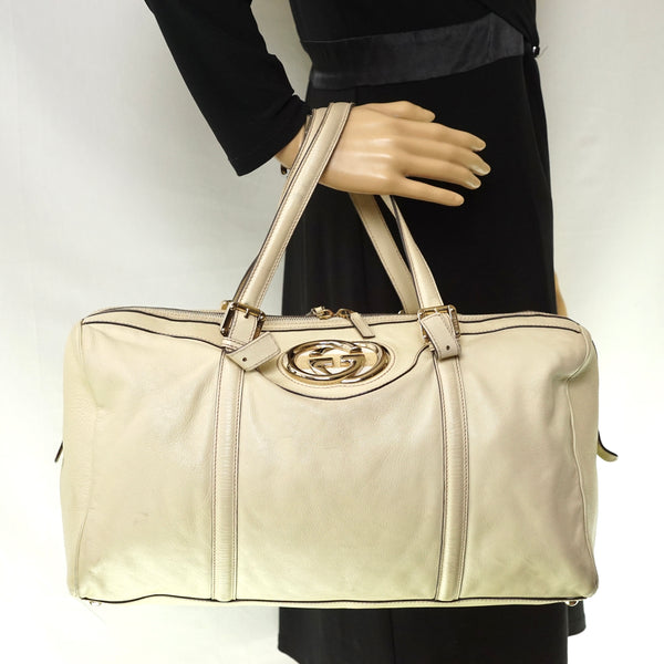 Pre-loved authentic Gucci Cream Leather Hand Bag Boston sale at jebwa.