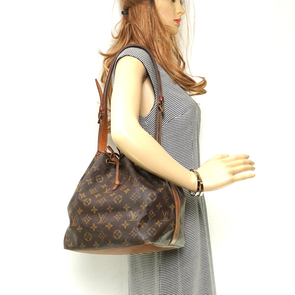 Pre-loved authentic Lous Vuitton Noe Pm Shoulder Bag sale at jebwa
