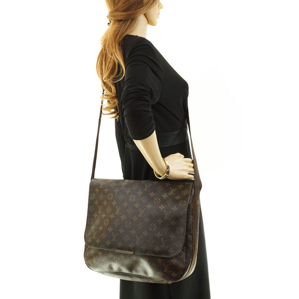 Louis Vuitton Beaubourg Messenger