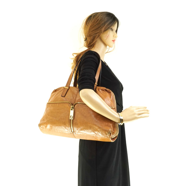 Pre-loved authentic Fendi Shoulder Bag Brown Leather sale at jebwa.