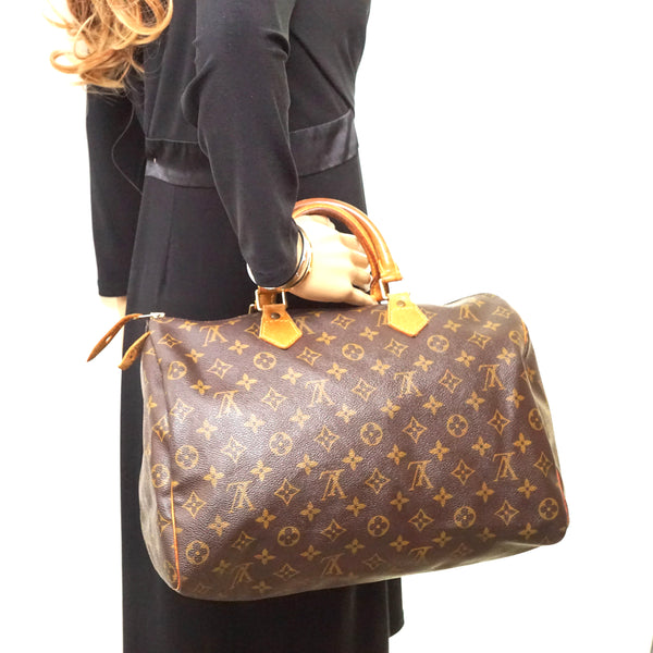 Pre-loved authentic Louis Vuitton Speedy 35 Boston Bag sale at jebwa