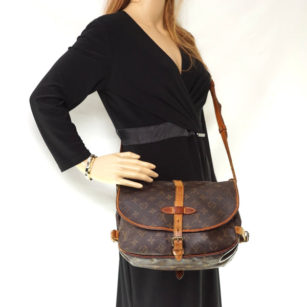 Louis Vuitton Saumur 30 Messenger