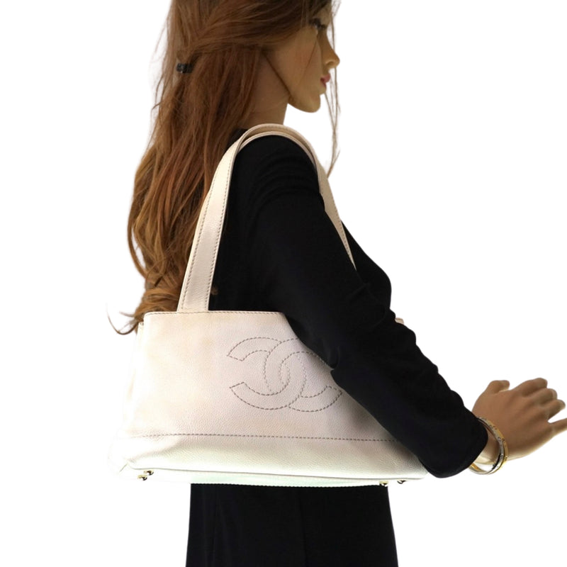 Chanel Shoulder Bag White Cavier