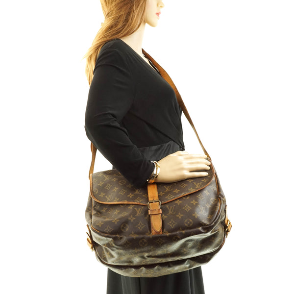 Louis Vuitton Saumur 35 Messenger